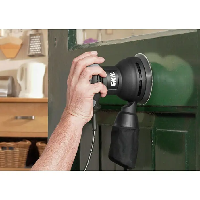 Skil Exzenterschleifer 7420 AA - Leistungsaufnahme: 280 W, Durchmesser Schleifteller: 125 mm - Anwendungsbeispiel