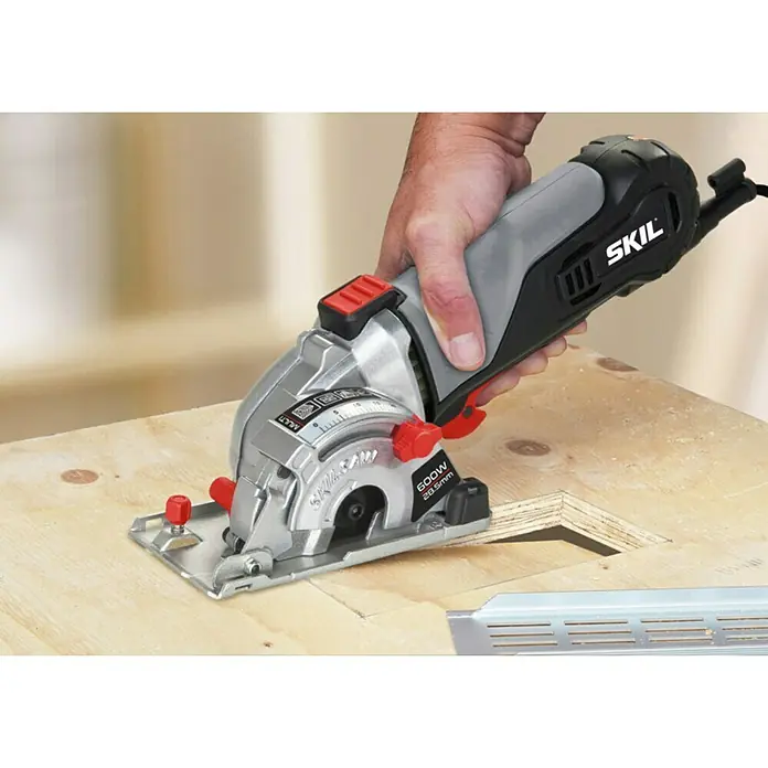 Skil Mini-Handkreissäge 5330 AA - 600 W, 6.000 U/min - Anwendungsbeispiel