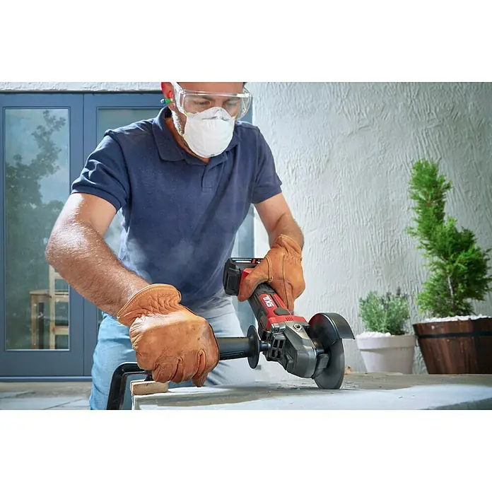 Skil Energy Platform Akku-Winkelschleifer 3920 CA - 18 V, Ohne Akku, Durchmesser Scheibe: 115 mm - Anwendungsbeispiel