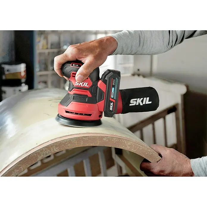 Skil Energy Platform Akku-Exzenterschleifer 3745 CA - 18 V, Ohne Akku, Durchmesser Schleifteller: 125 mm - Anwendungsbeispiel