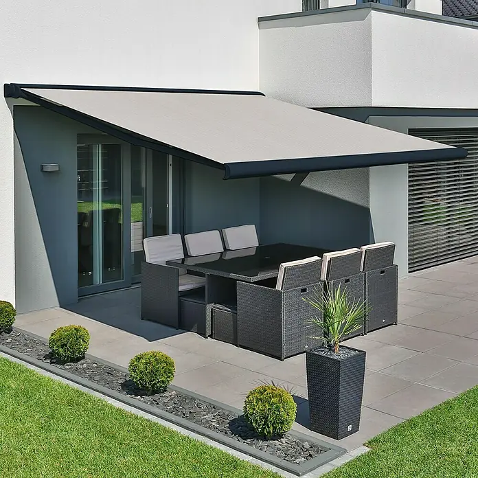Deyo Limassol Vollkassettenmarkise - Beige, Farbe Gestell: Anthrazit, Breite: 5 m, Ausfall: 3,5 m - Stimmungsaufnahme