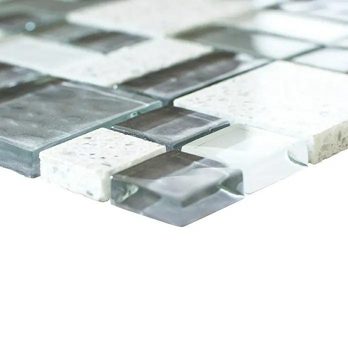 Mosaikfliese Crystal Mix XCM K990 - 29,8 x 29,8 cm, Weiß/Grau, Glänzend - Detailaufnahme