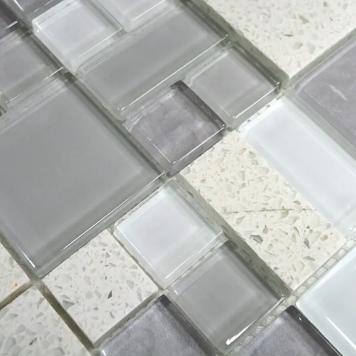 Mosaikfliese Crystal Mix XCM K990 - 29,8 x 29,8 cm, Weiß/Grau, Glänzend - Detailaufnahme