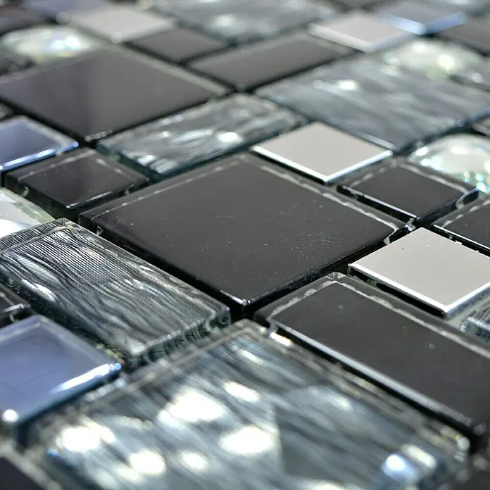 Mosaikfliese Crystal Mix XCM MC689 - 30 x 30 cm, Schwarz, Glänzend - Detailaufnahme