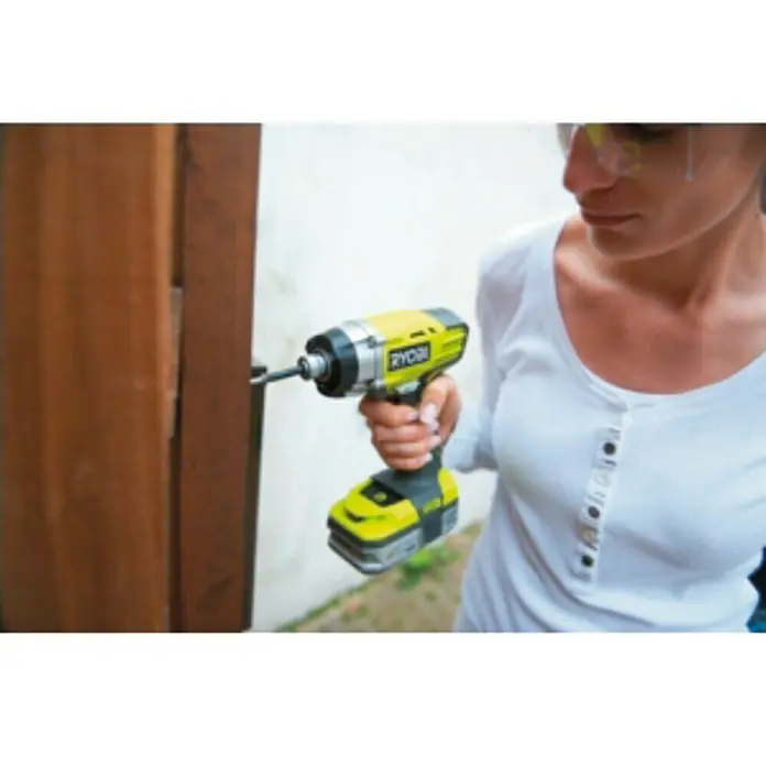 Ryobi ONE+ Accuslagschroevendraaier RID1801M - 18 V, Li-ion, Excl. accu, 0 tpm - 3.200 tpm - Toepassingsvoorbeeld