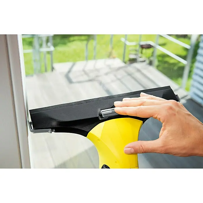 Kärcher Akku-Fenstersauger WV 2 Plus DH - Flächenleistung: Ca. 105 m²/Akkuladung, Li-Ionen - Anwendungsbeispiel