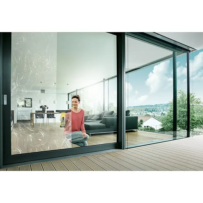 Kärcher Akku-Fenstersauger WV 2 Plus DH - Flächenleistung: Ca. 105 m²/Akkuladung, Li-Ionen - Anwendungsbeispiel
