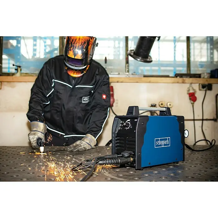 Scheppach Plazma rezač PLC 40 - Debljina reza: 1 – 4 mm (bakar) - Proizvod u upotrebi