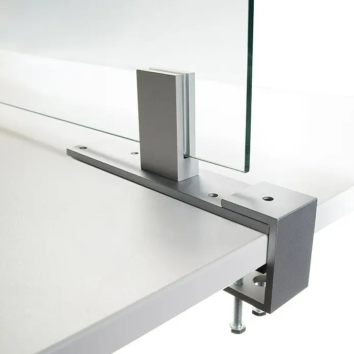 Room Plaza Klemmfuß - 60 x 40 mm, Spannweite: 45 mm, Silber, Passend für: Room Plaza Hygieneschutzglas - Detailaufnahme