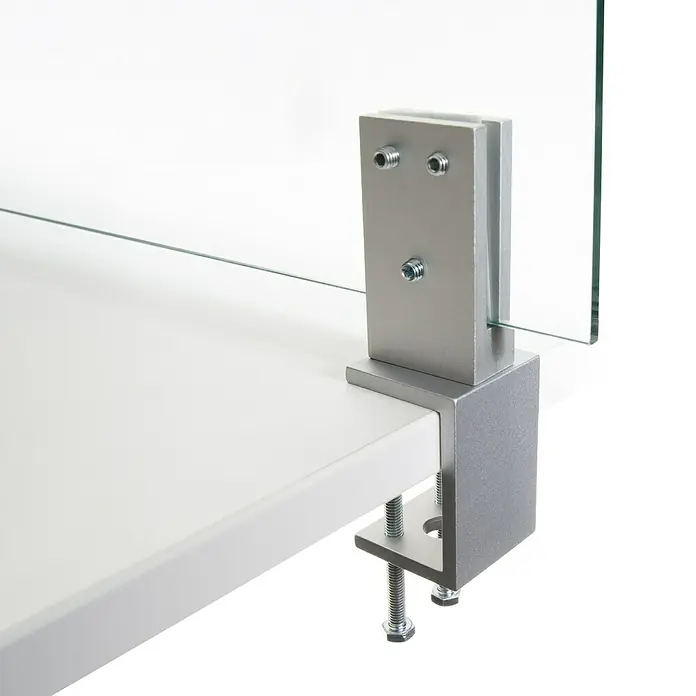 Room Plaza Klemmfuß inklusive Glashalter - 60 x 40 mm, Spannweite: 45 mm, Silber, Passend für: Room Plaza Hygieneschutzglas - Detailaufnahme
