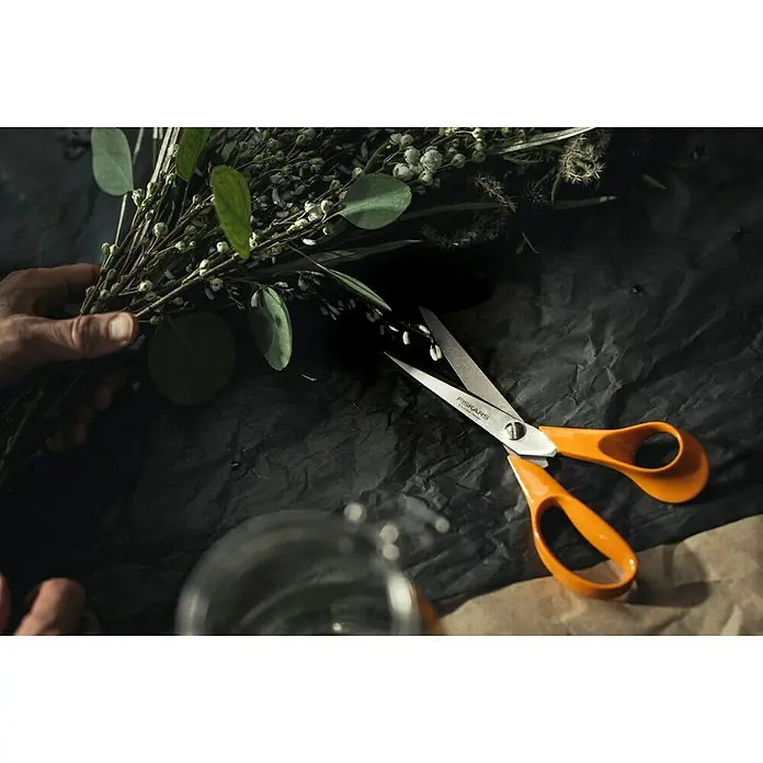 Fiskars Universalschere Classic S90 - 21 cm - Stimmungsaufnahme