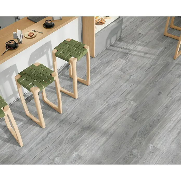 Pavimento porcelánico Selva - 22,5 x 119,5 cm, Gris, Rectificado, Estilo madera