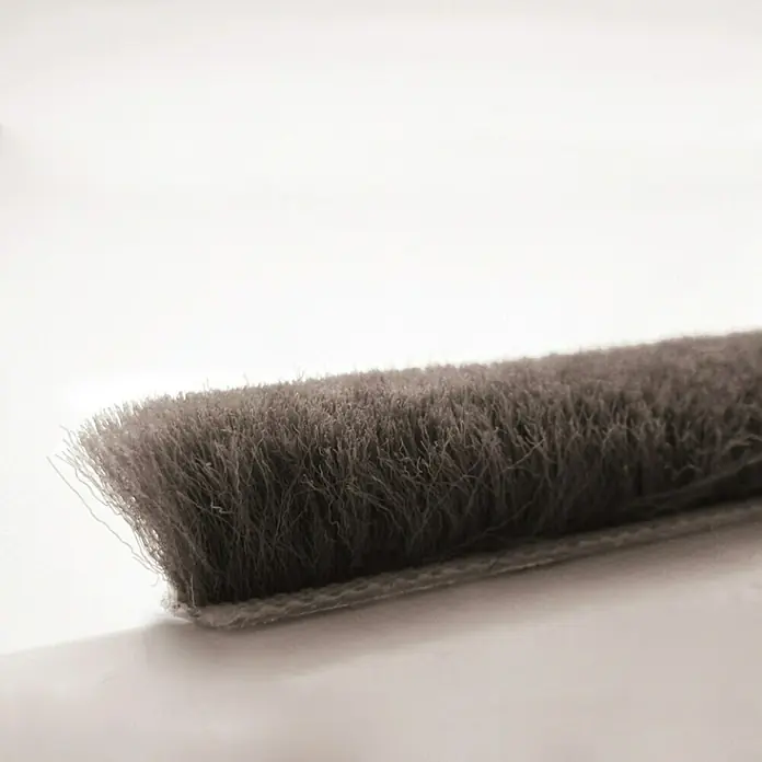 Valcomp by Mantion Brtva četke - Sive boje, 11 m x 4,8 mm x 4 mm, Prikladno za: Klizna vrata - Pogled sprijeda