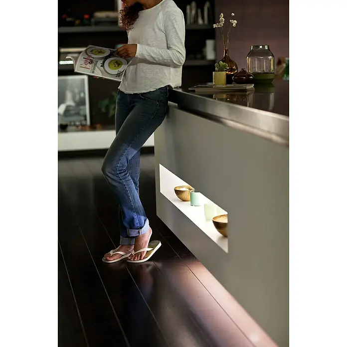 Philips Hue LED-Band Plus Erweiterung - 1 m, RGBW, 11,5 W - Stimmungsaufnahme