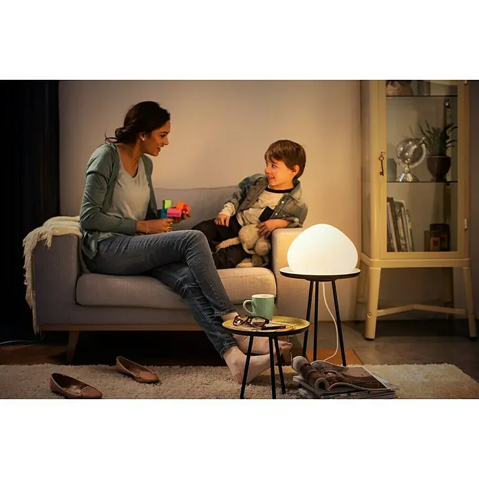 Philips Hue Led-tafellamp Wellner met bluetooth - 8,5 W, l x b x h: 19,2 x 26,8 x 26,8 cm, Wit, Warm wit - Sfeeropname