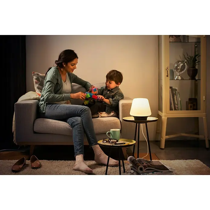 Philips Hue LED-Tischleuchte Wellness - 9,5 W, Weiß, Warmweiß - Stimmungsaufnahme