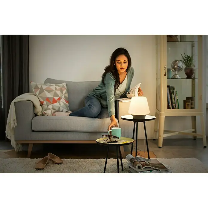 Philips Hue LED-Tischleuchte Wellness - 9,5 W, Weiß, Warmweiß - Stimmungsaufnahme