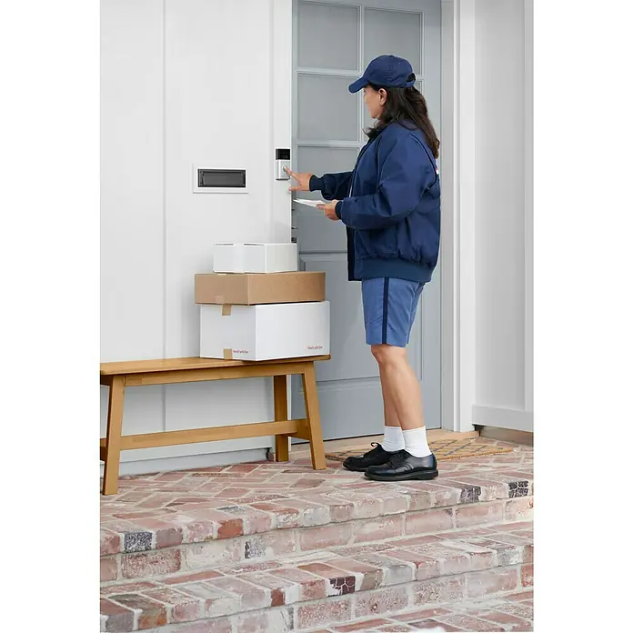 Ring Türklingel mit Kamera Gen.2 Video Doorbell 1 - Nickel matt, 1.080 Pixel (Full HD), 2,8 x 6,2 x 12,65 cm - Anwendungsbeispiel