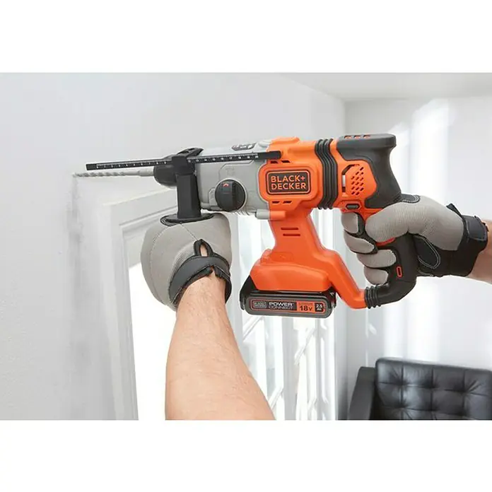 Black+Decker Akku-Kombihammer BCD900E2K-QW - 18 V, 2 Akkus, 2,5 Ah, Leerlaufdrehzahl: 1.880 U/min, Einzelschlagstärke: 1,2 J