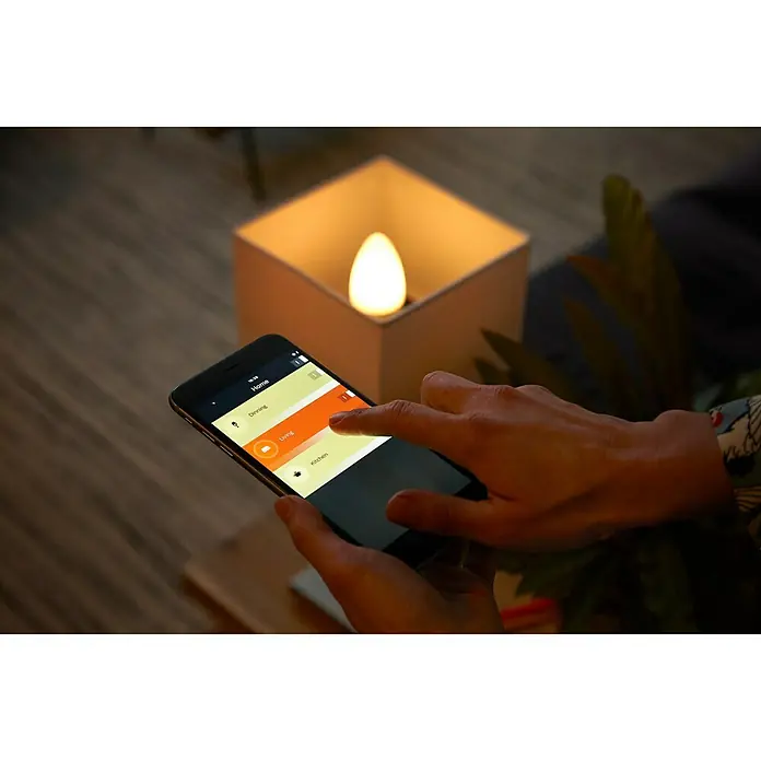 Philips Hue LED žarulja White & Color Ambiance - E14, 5,3 W, RGBW, Podesiva temperatura boje, 2 kom - Proizvod u upotrebi