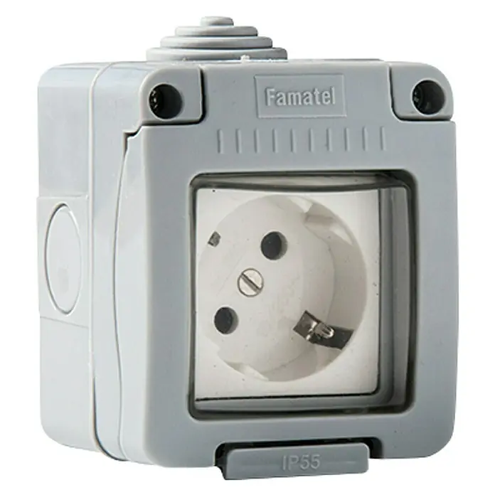 Famatel Enchufe para estancias con humedad estanco - 2 Polos + Toma Tierra, Montaje en la pared, IP55, Gris - Vista angular