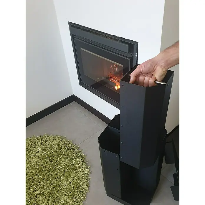 Pellet- & Kohlekorb Paul - L x B x H: 31 x 31 x 45,5 cm, Stahl, Schwarz - Stimmungsaufnahme