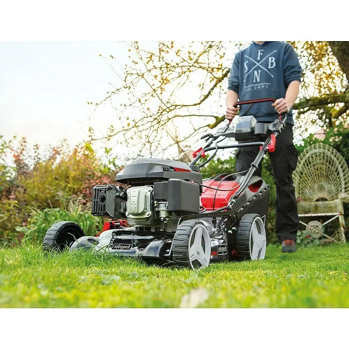 Scheppach Benzin-Rasenmäher MS173-51 E - Schnittbreite: 51 cm - Anwendungsbeispiel