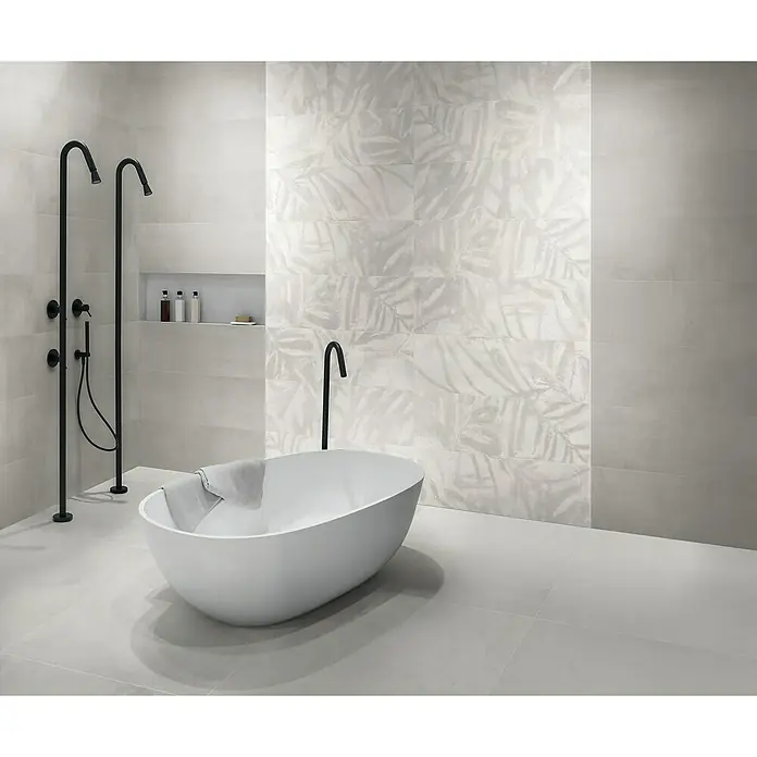 BHS Showroom Revestimiento cerámico Betton Wall - 30 x 90 cm, Gris, Efecto cemento - Foto ambiente