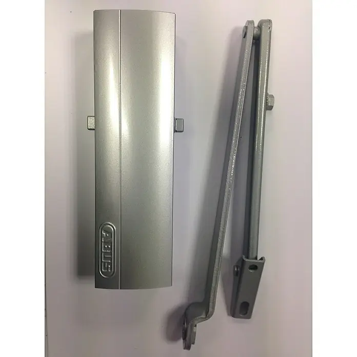 Abus Cerrador de puertas DC13023 - Blanco, Específico para: Puertas de 40 - 80 kg, Puertas de 850 - 1.100 mm - Foto ambiente