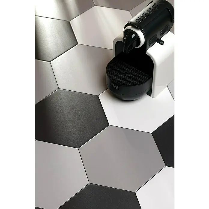 Feinsteinzeugfliese Hexagon Basic Black - 22 x 25 cm, Schwarz, Matt - Stimmungsaufnahme