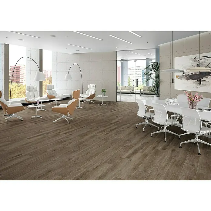 BHS Showroom Pavimento porcelánico Suave Sanford - 23 x 120 cm, Marrón, Rectificado - Foto ambiente
