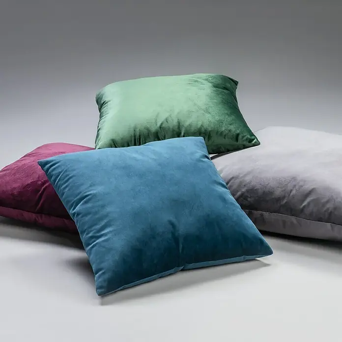 Kissen Uni Velours - Dunkelblau, 45 x 45 cm, 100 % Polyester - Stimmungsaufnahme