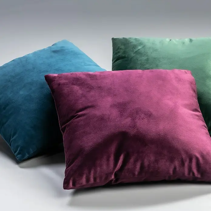 Kissen Uni Velours - Dunkelblau, 45 x 45 cm, 100 % Polyester - Stimmungsaufnahme