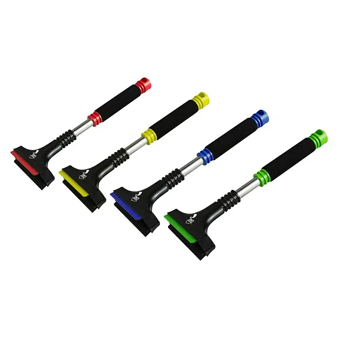 Cartrend Eiskratzer Deluxe Blackline - Breite Schaberkante: 10 cm - Diagonale Ansicht