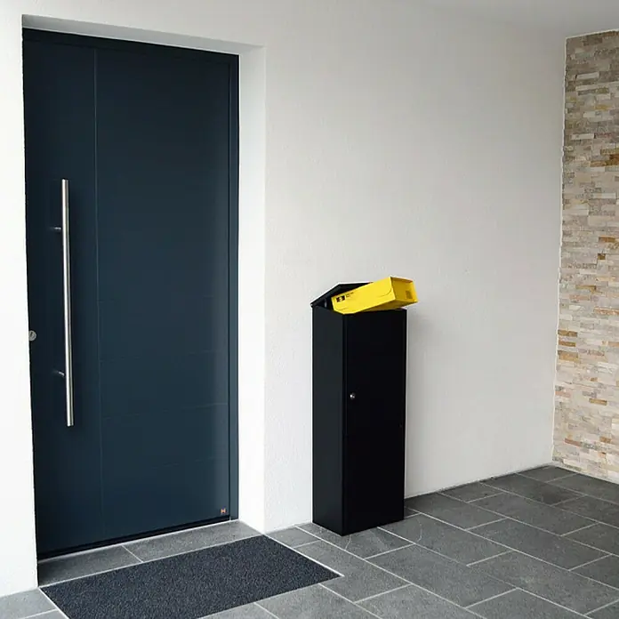 Rottner Paketbox Parcel Keeper - L x B x H: 230 x 380 x 1.050 mm, Geeignet für: Pakete bis 310 x 290 x 155 mm - Stimmungsaufnahme