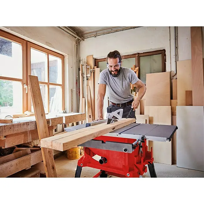 Einhell Tischkreissäge TC-TS 2225 U - 2.200 W, Durchmesser Sägeblatt: 254 mm - Stimmungsaufnahme