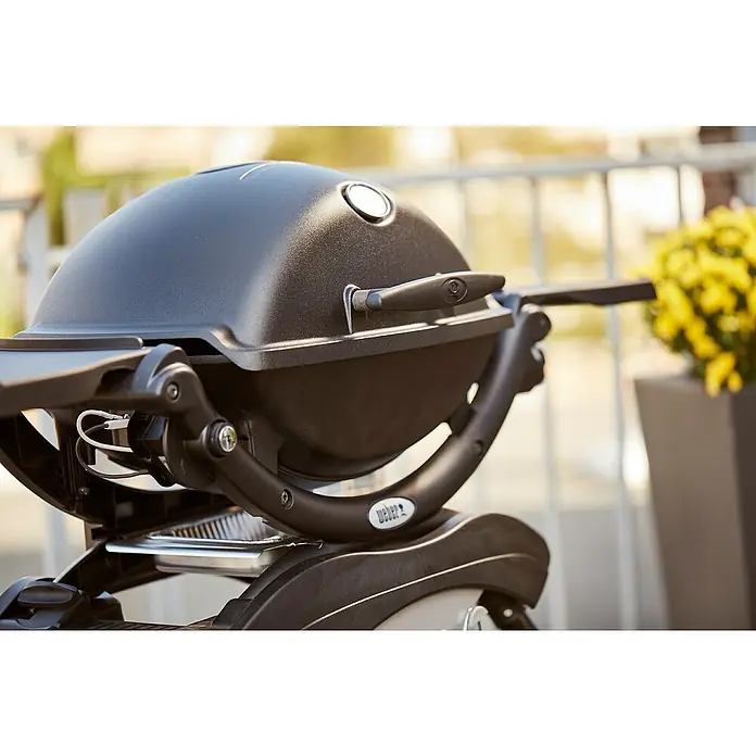 Weber Gasgrill Q 1200 - Anzahl Brenner: 1, Hauptgrillfläche: 43 x 32 cm, 2,49 kW, Schwarz - Stimmungsaufnahme
