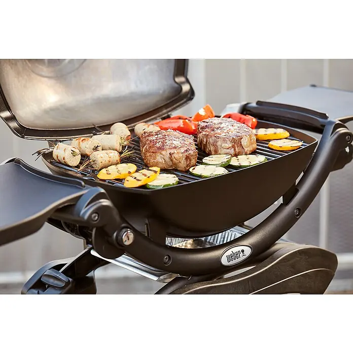 Weber Gasgrill Q 1200 - Anzahl Brenner: 1, Hauptgrillfläche: 43 x 32 cm, 2,49 kW, Schwarz - Stimmungsaufnahme