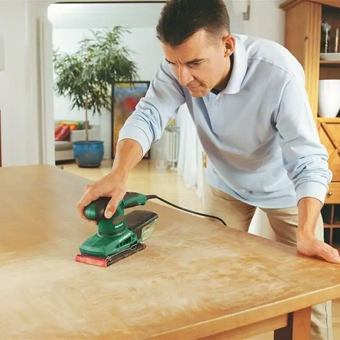 Bosch Oscilirajuća brusilica PSS 200 AC - 200 W - Proizvod u upotrebi