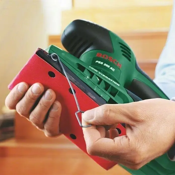 Bosch Oscilirajuća brusilica PSS 200 AC - 200 W - Proizvod u upotrebi