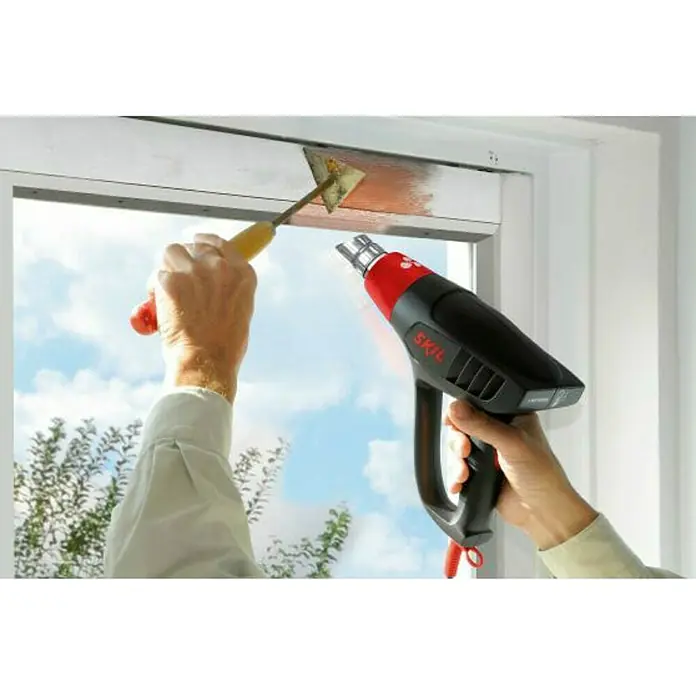 Skil Puhalo vrućeg zraka 8003DC - Priključna snaga: 2.000 W, Temperaturni raspon: 70 °C - 600 °C - Proizvod u upotrebi