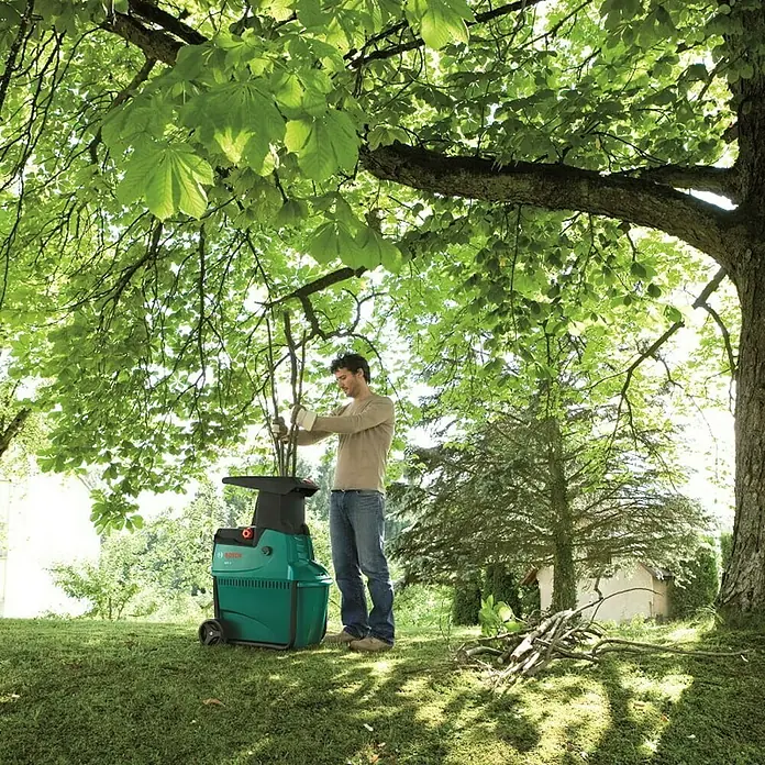 Bosch Električni stroj za usitnjavanje AXT 22 D - 2.200 W - Proizvod u upotrebi