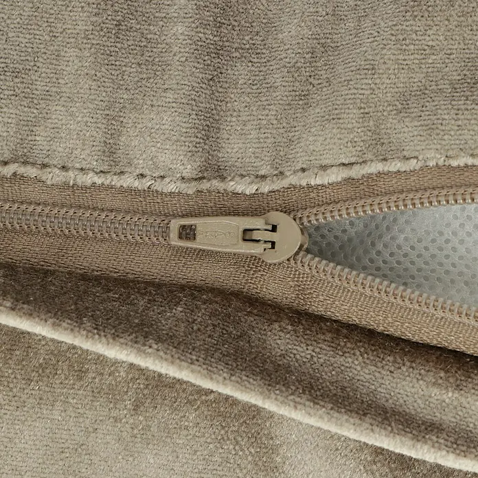 Kissen Foil - Taupe/Champagner, 45 x 25 cm, 100 % Polyester - Detailaufnahme