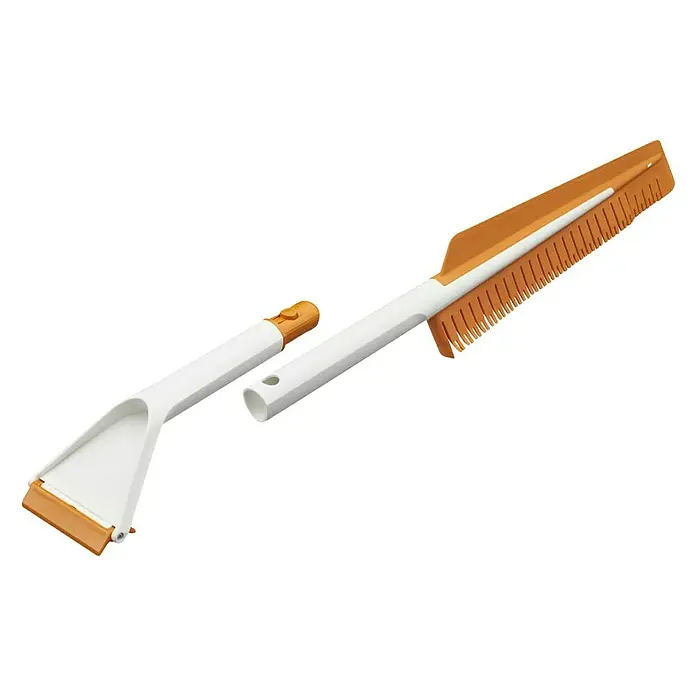 Fiskars Strugač leda s četkom Snowxpert - Duljina: 67 cm, Širina strugalice: 8,5 cm - Dijagonalni pogled