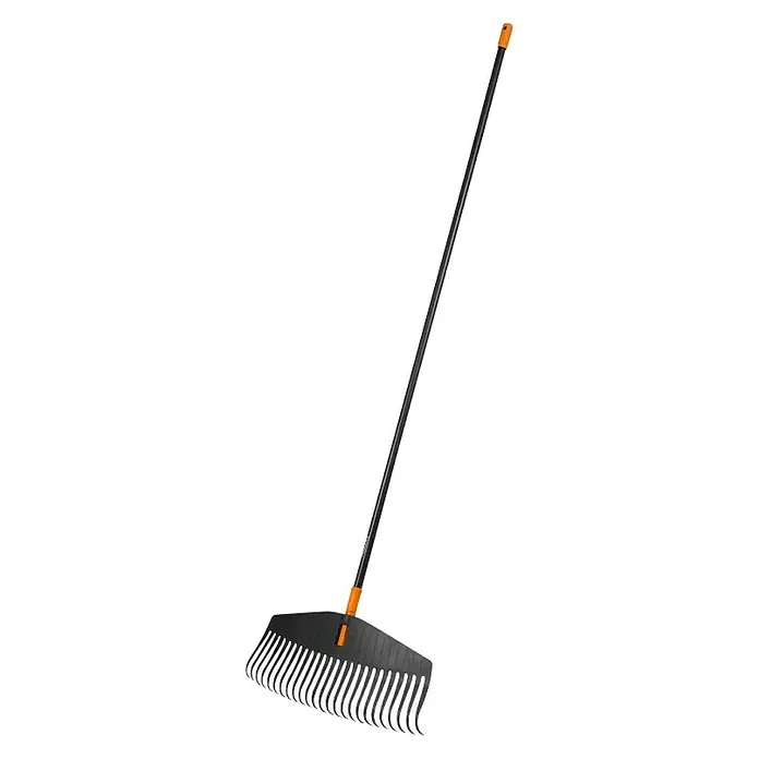 Fiskars Solid Lepezasta metla - Radna širina: 52 cm, Broj zubaca: 24, Vrsta rezne glave: Duga drška - Dijagonalni pogled