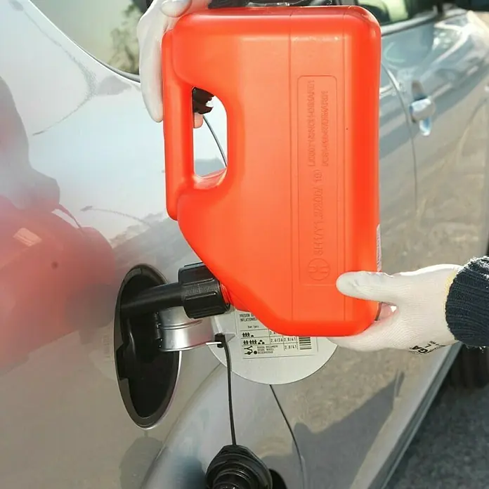 Kanistar za benzin - 5 l, Plastika - Proizvod u upotrebi