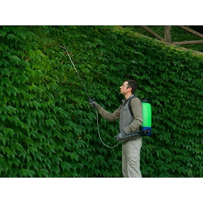 Tlačna prskalica Uniqua - 16 l, Plastika - Proizvod u upotrebi