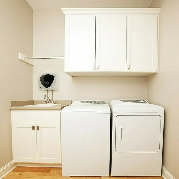 Ariston Nadpultni grijač vode Andris Lux 6 OR EU - Bijelo-crne boje, Snaga grijanja: 1.500 W - Živopisni prikaz