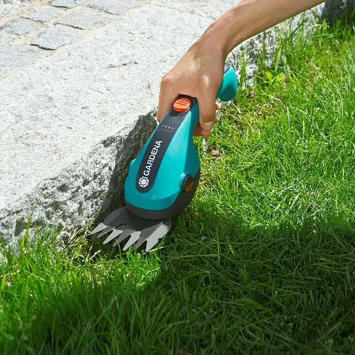 Gardena ComfortCut Akumulatorske škare za travu ClassicCut - 3,6 V, Litij-ionska, 2,5 Ah, 1 baterija - Proizvod u upotrebi