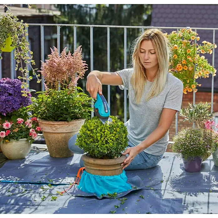 Gardena ComfortCut Akumulatorske škare za travu ClassicCut - 3,6 V, Litij-ionska, 2,5 Ah, 1 baterija - Proizvod u upotrebi
